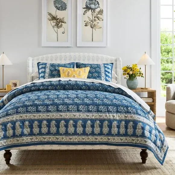 Pottery Barn Regan Handcrafted Reversible Quilt Blue White Full / Queen Bed NWT