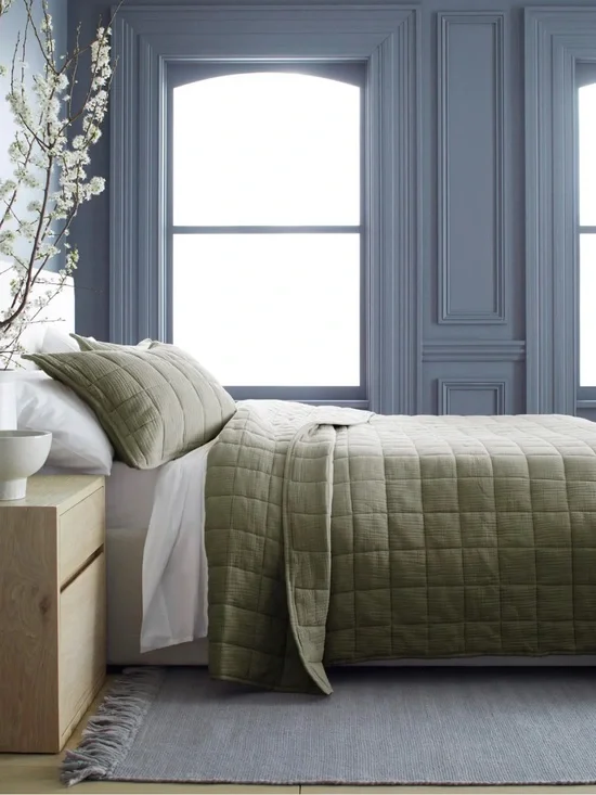 NWT Quince Olive Green Organic Cotton Gauze Box Quilt!