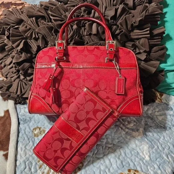 2005 Vintage Y2K Coach Monochrome Red Hampton Bowler Style Satchel Purse