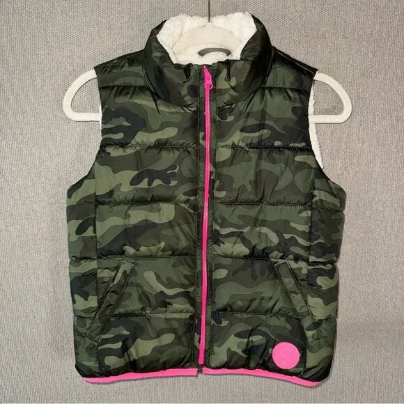 Gap size large camo ColdControl Max Cozy-Lined pink zip puffer Vest