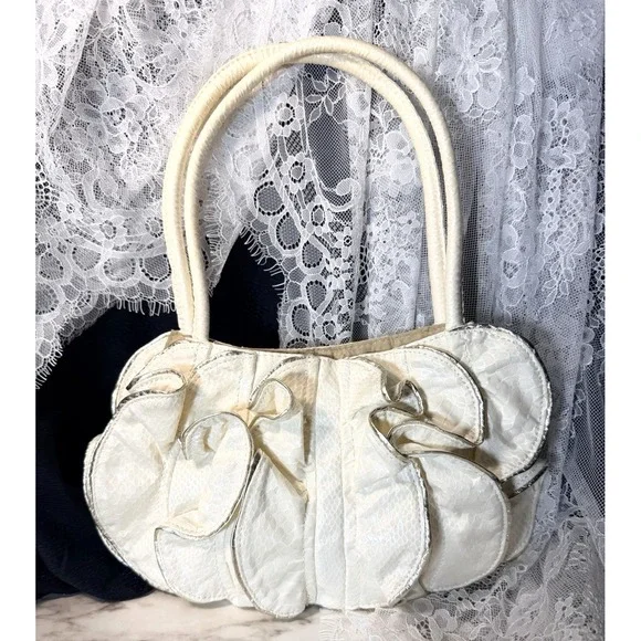SR SQUARED BY SONDRA ROBERTS LAYERED RUFFLES SNAKESKIN TEXTURE HANDBAG (A2958)