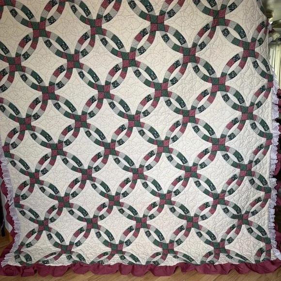 VTG Double Wedding Ring Design Quilt Thick Cottage Core Granny 101