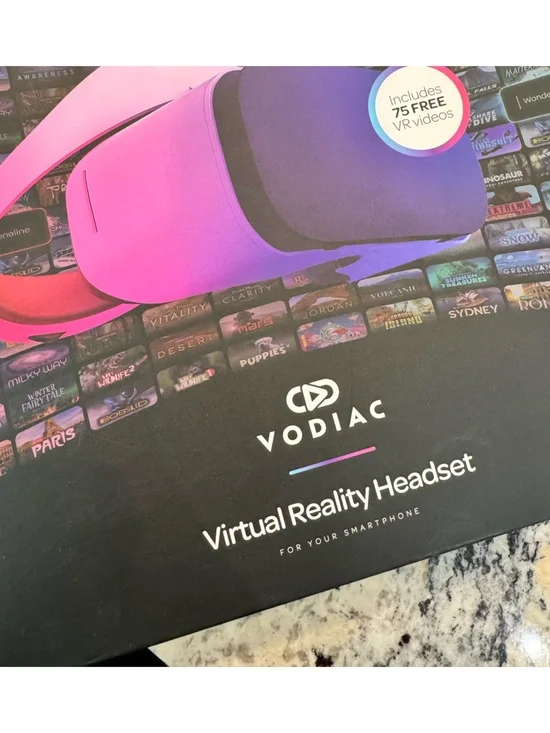 VODIAC Virtual Reality Headset for Smartphone. ~