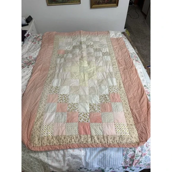 Homemade Vintage Quilt Pink White Beige MCM Floral Block Pattern Twin 48