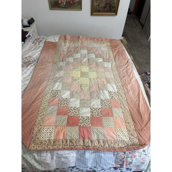 Homemade Vintage Quilt Pink White Beige MCM Floral Block Pattern Twin 48