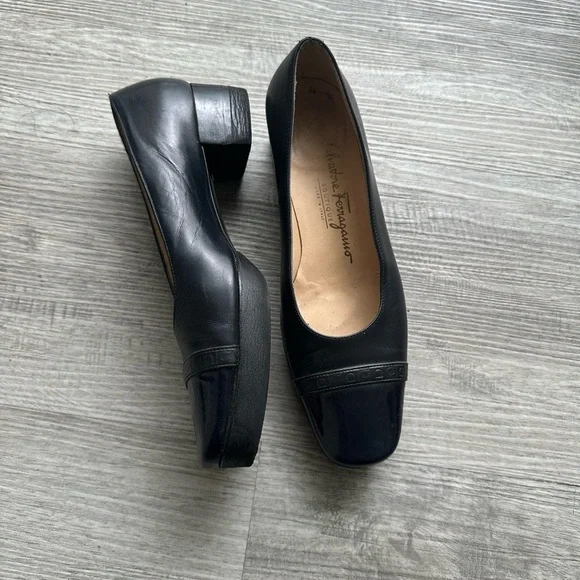 Restored Salvatore Ferragamo Women's Black and Flats Sz 6.5 runs like 6