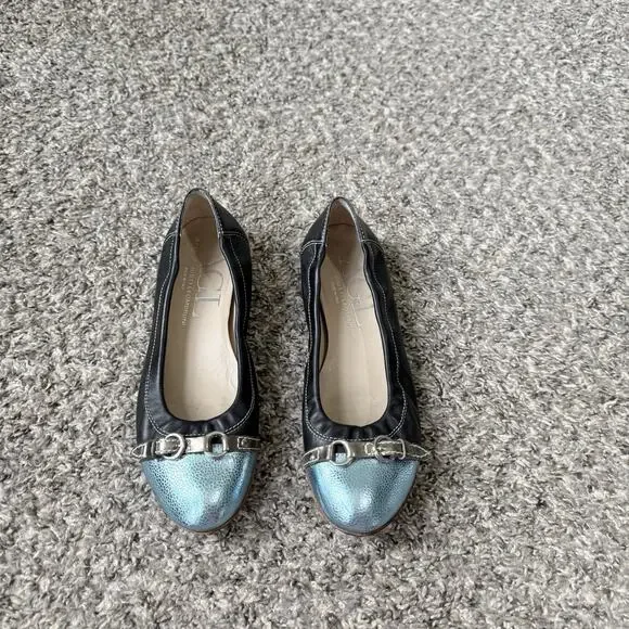 AGL Monika Cap Toe Ballet Leather Flats 38 US 8 Black Blue Accent Slip On Shoe
