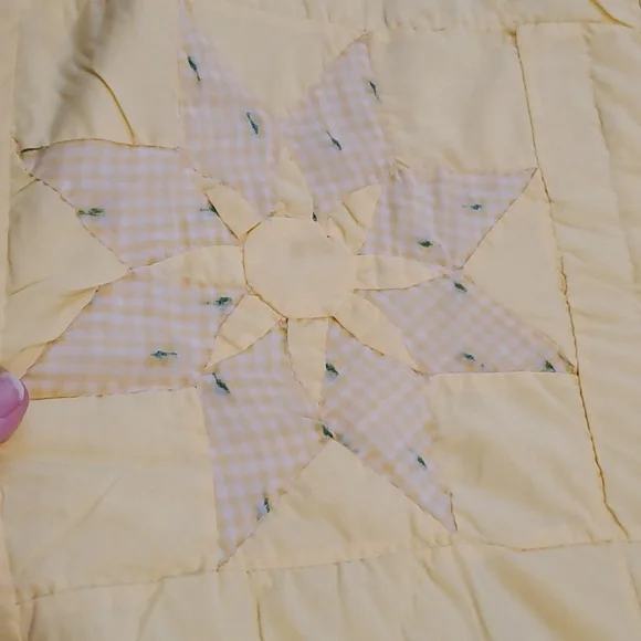 Vintage Handmade Quilt circa 1940's