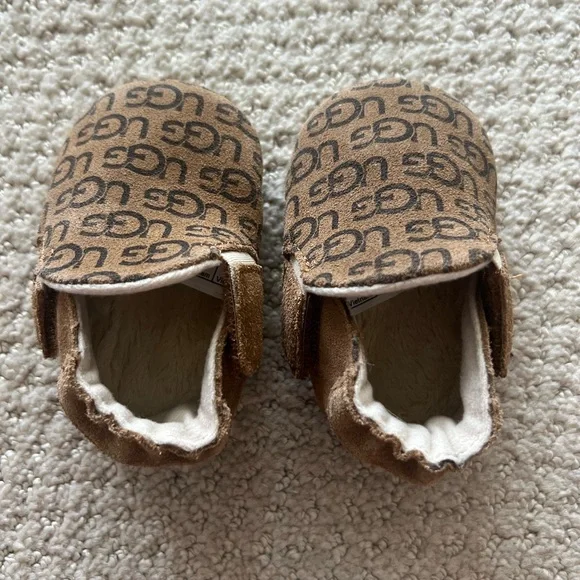 o/1 newborn Ugg