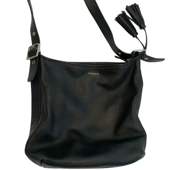 EUC Coach‎ Black Leather Bucket Bag Purse with Tassel Accents Belt Style Strap