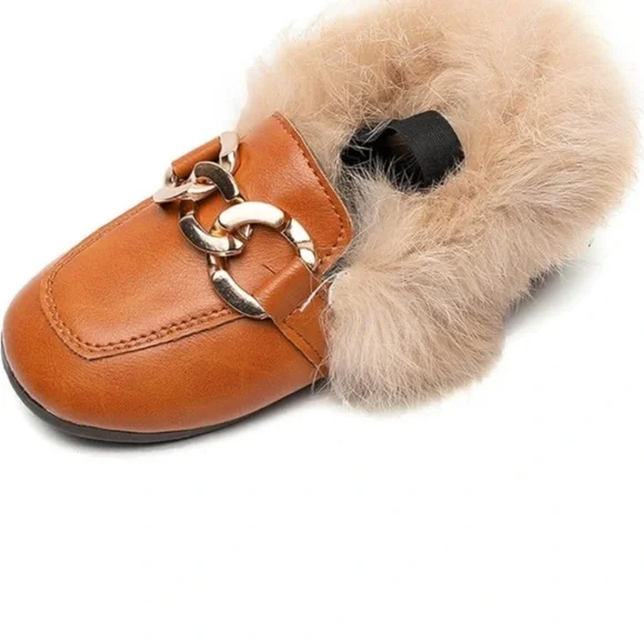 Adorable whisker color authentic rabbit Fur mules with gold chain size 2…