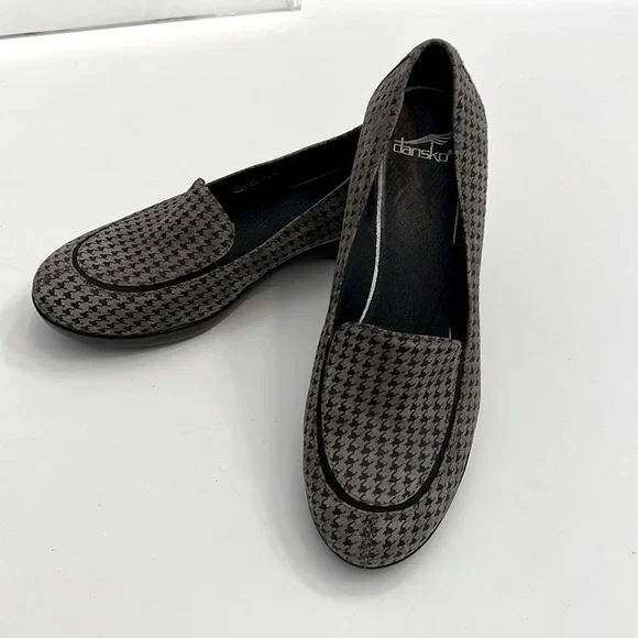 Dansko “Debra” leather slip on wedge loafer in houndstooth size 41 = 10.5/11
