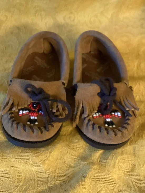 Minnetonka Children’s Moccasins. Size 8.