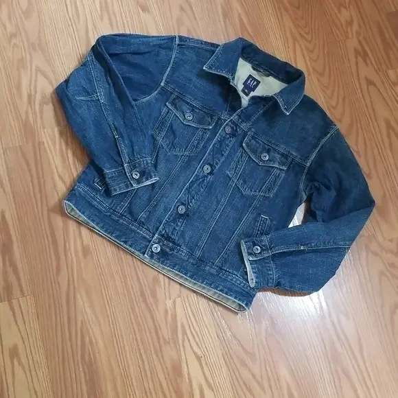Gap Jean jacket size lg 10‎