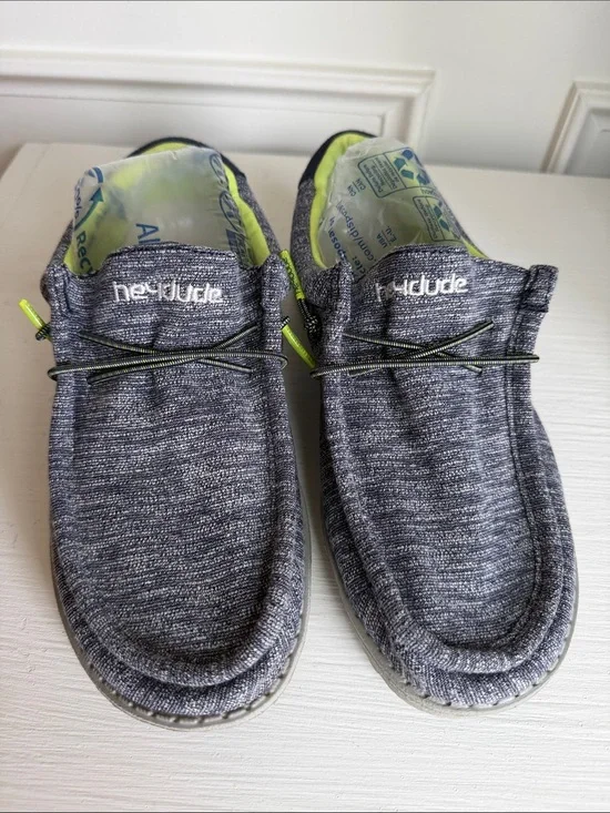 Hey Dude Wally Youth Slip-On Shoes in Heather Blue w/ Neon Lime Trim. Size 4-5