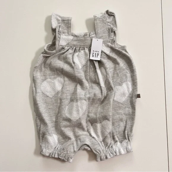 New Baby Gap Hearts Romper. 0-3 months