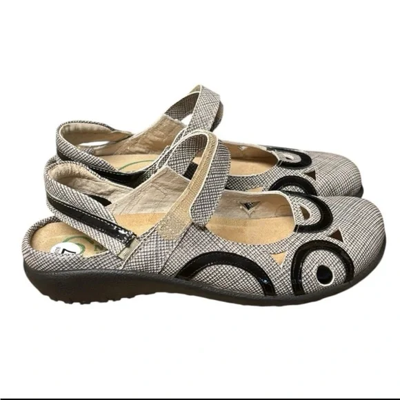 Naot Shoes Womens size EU 37‎ US size 6.5-7 Rondo Mary Jane Black Gray