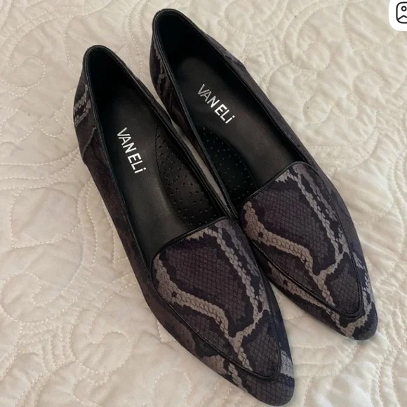 Vaneli Womens Kelvin Black Gray Snake Print Velvet Loafers Moccasins Flats shoes