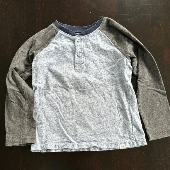 GAP Gray and Blue Long Sleeve Raglan Tee