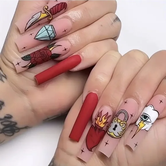 24 Pieces Fake press on nails