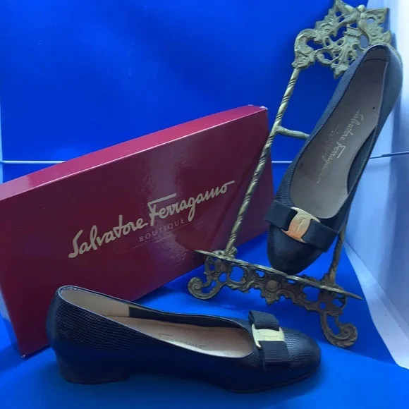 Salvatore Ferragamo croc embossed Black leather with‎ bow shoes