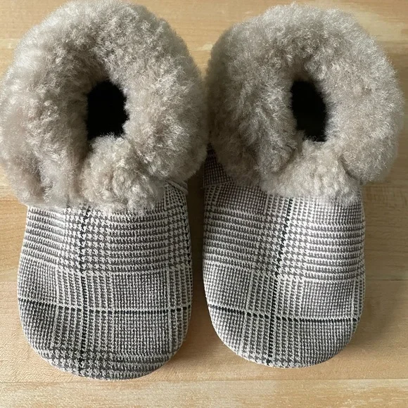 Freshly Picked Shearling Moccasins Size 5