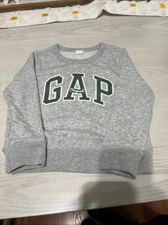 GAP Light Heather Gray Crew with Dark Green Logo