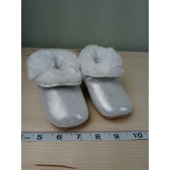 Surprize Stride Rite White Silver Sparkle Fur Booties Boot Winter Sz 6-12 M Soft