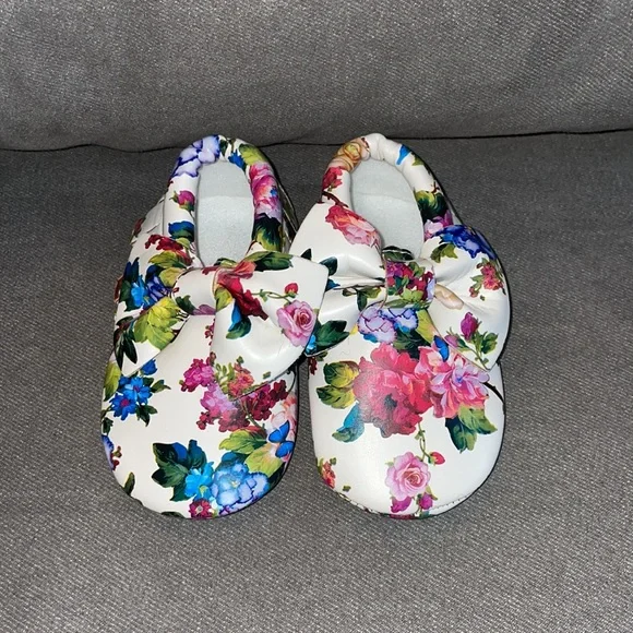 NWT.  Girls floral leather moccasins.  18-24 months.  Size 5