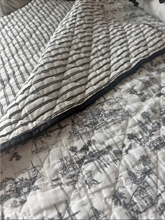 Serena & Lily Riviera Quilted Coverlet BEDSPREAD QUILT TOILE & STRIPED LINEN Mix
