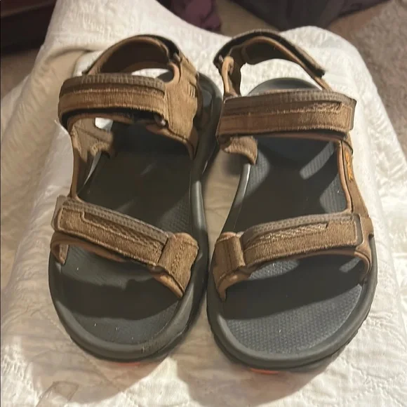 Teva Men’s Brown Outdoor Sandals with‎ Adjustable Straps. Size 10