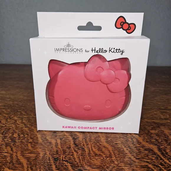 Hello Kitty Kawaii Battery Compact Mirror NIB