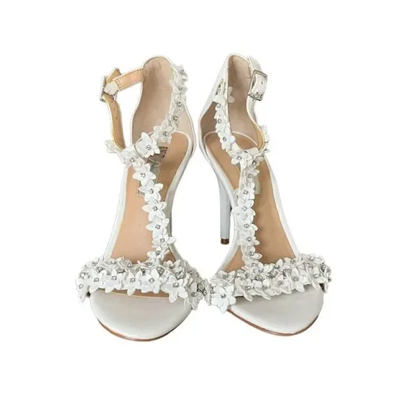 NWT! INC | Rosiee 3D Floral White Bridal Shoes (5M)