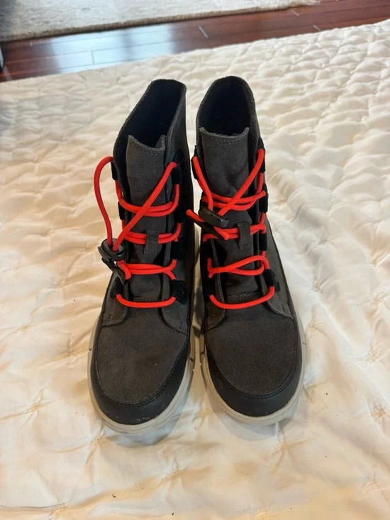 Sorel Kids Black Suede Snow Boots with Red Laces