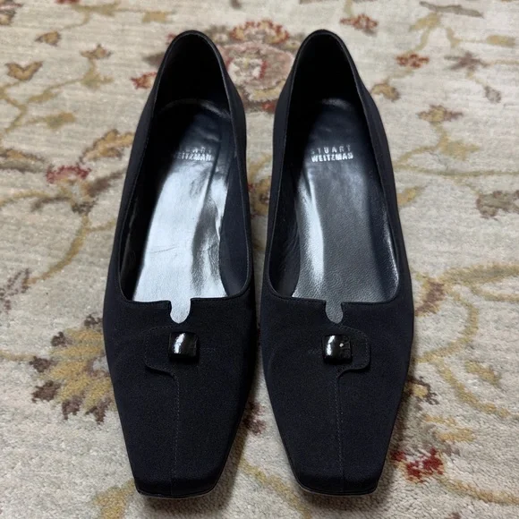 Stuart Weitzman Buttondown style heel