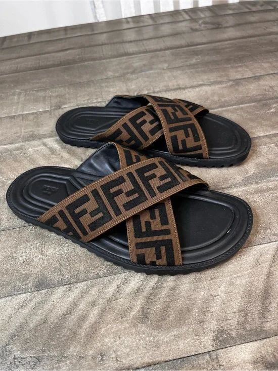 Fendi Men's Brown/Black Monogram FF Logo Slide Sandals Slip-On Straps Sz 9
