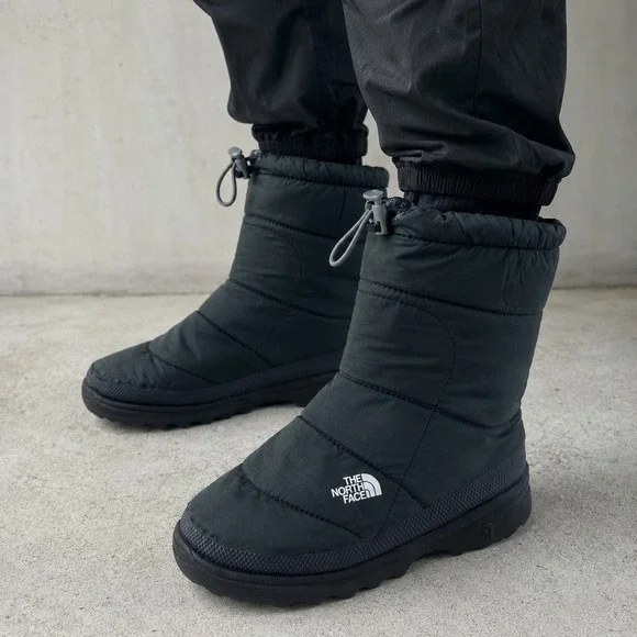 The North Face Nuptse Padded Winter Boots Boys Sz 2 Black Insulated Snow Puffer