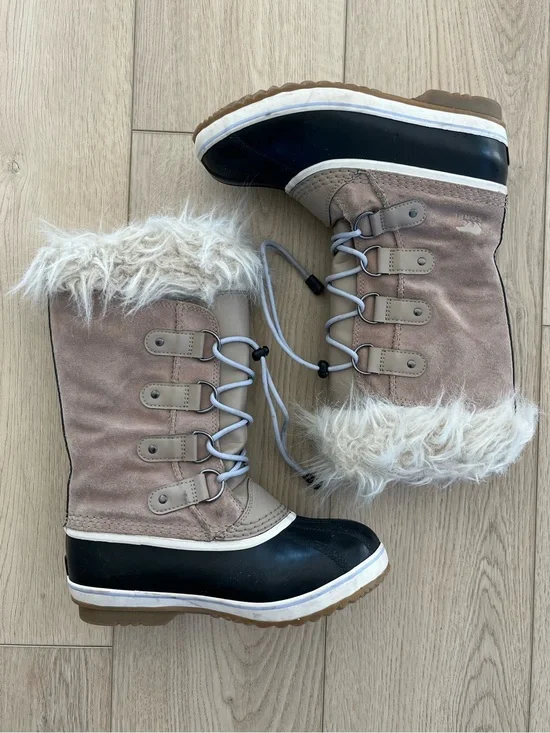 Sorel Kids' Joan of Arc Waterproof Duck Boot Omega Taupe Gum 2 Winter Snow SZ 4