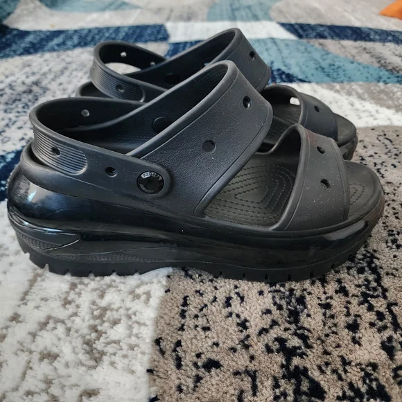 Crocs Mega Crush Mens Size 9 Black Beach Walking Outdoor Platform Sandals Shoes