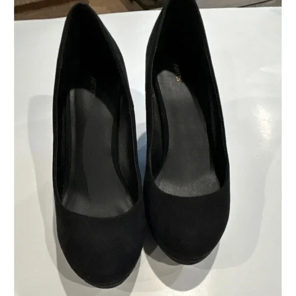 Apt. 9 Black Faux Suede Wedge Pumps Round Toe Slip On Women's Heels 6.5
