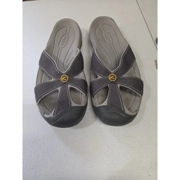 KEEN Men's Size 10 Gray Sport Sandals Slides Water Outdoor Comfort