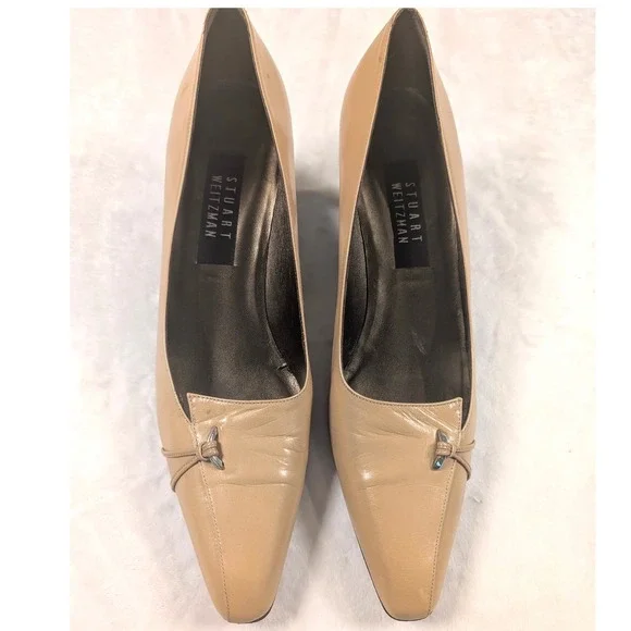 Stuart Weitzman Beige Leather Pointed Toe Kitten Heel Pumps 9.5 AA Narrow READ