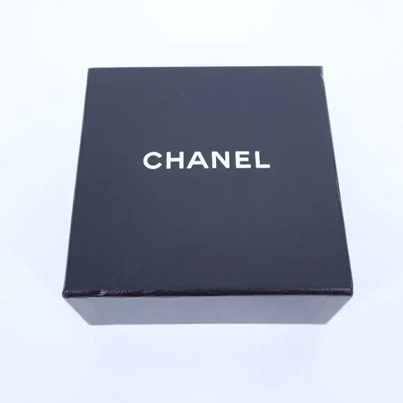 CHANEL Black and White Gift Box 4x4x2