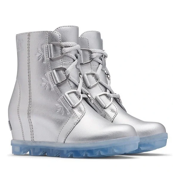 SOREL x Disney Youth Joan of Arctic Wedge Boots Silver Big Kids 5 Women’s NIB