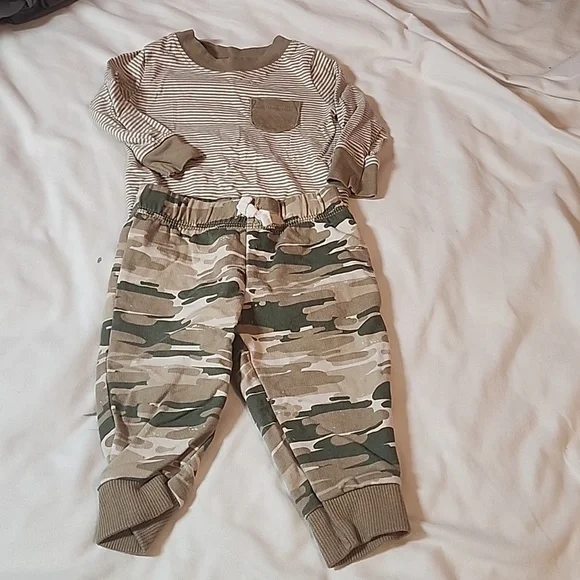 Carter's camo pants and striped top outfit sz 6 mon