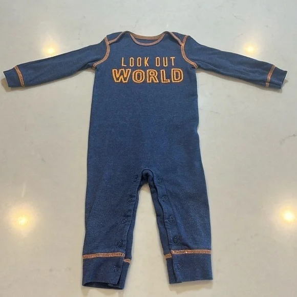 Carter's baby boy jumpsuit, excellent condition, size 12 months.