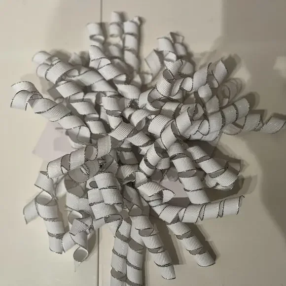 Martha Stewart Premium Curly Bows (4)‎ – White and Silver