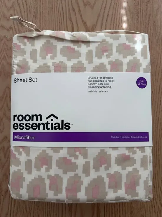 New Twin/Twin XL Microfiber Sheet Set Light Pink Animal Print 🐯Room Essentials