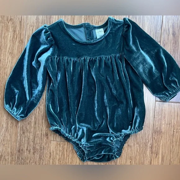 Carter's Just One You Baby Girls' Romper Green Velvet size 12m Christmas. 1421