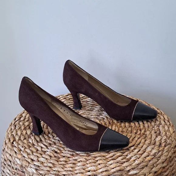 St. John Womens Luxury Italian Brown Suede/Black‎ Leather Cap Toe Pumps S-8B